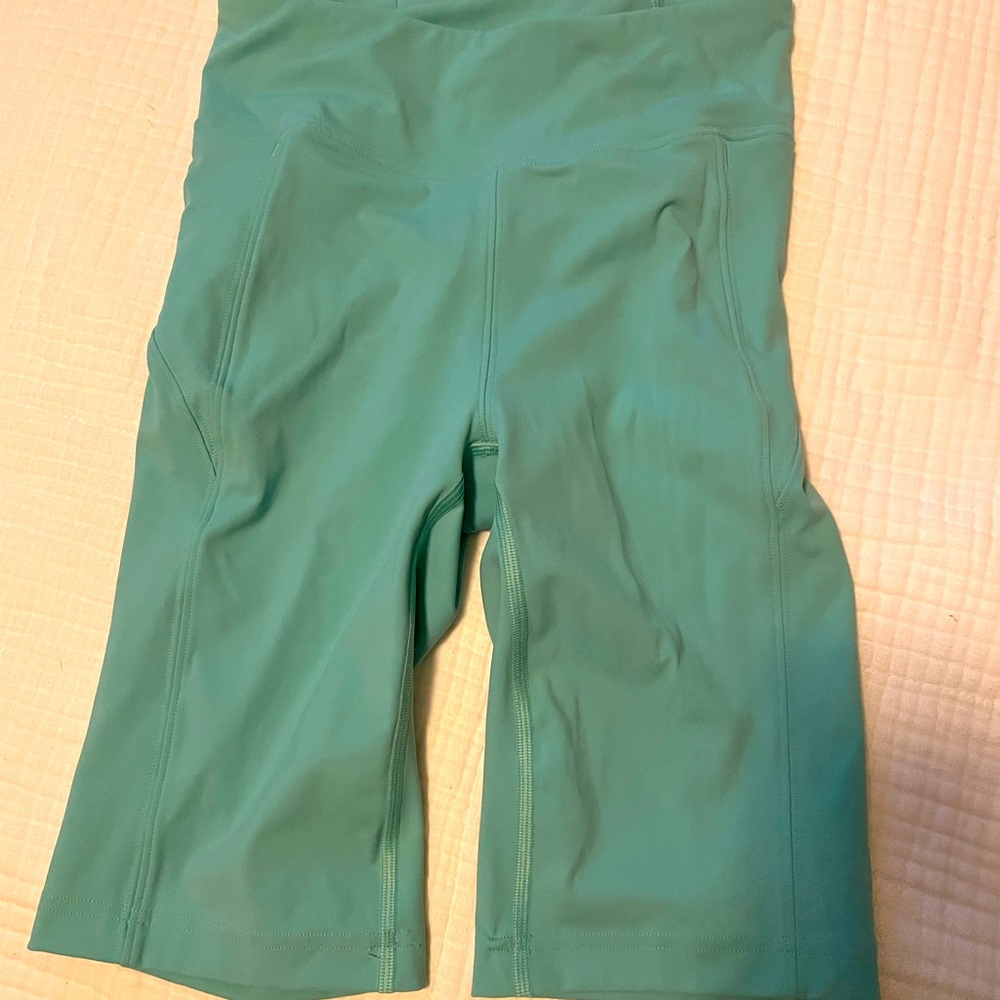 Lululemon bike short